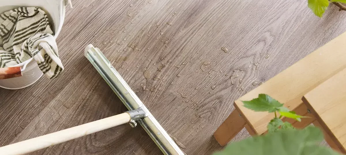 Čistíme vinylové podlahy jednoduše a účinně. Jak na to?
